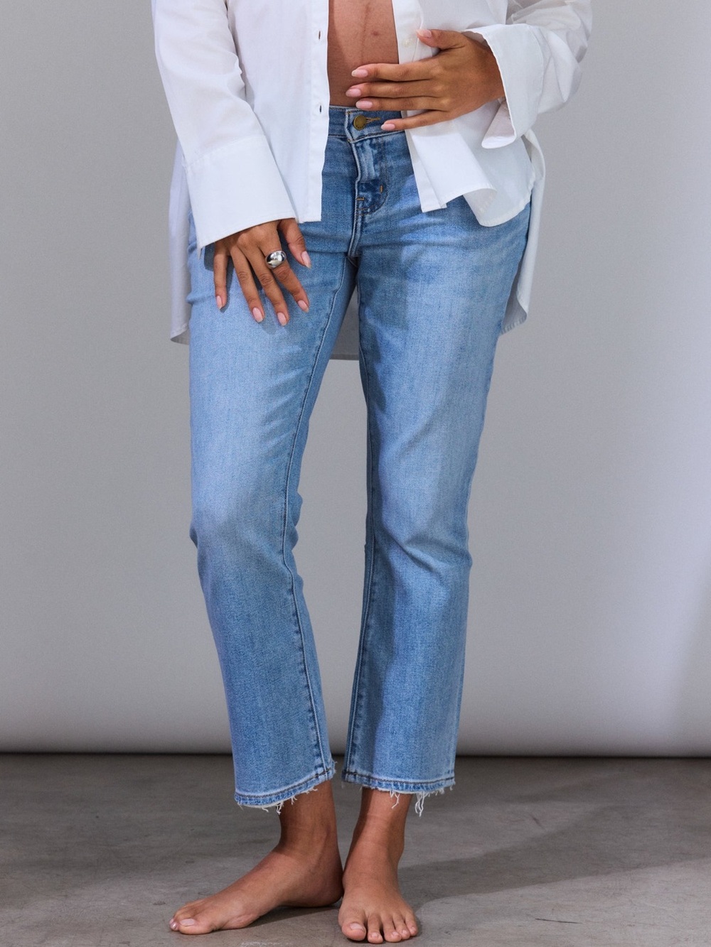 Hatch | Light Wash Crop Jeans Maternity Denim - Picture 3 of 10